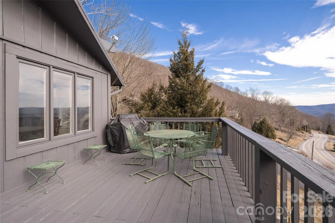 Photo of 1628 Skyland Drive
