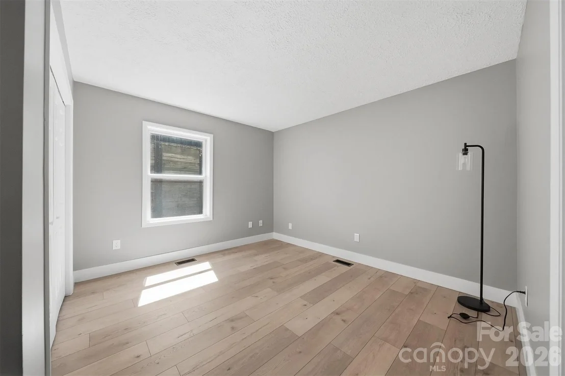 Photo of 800 Meadowview Drive