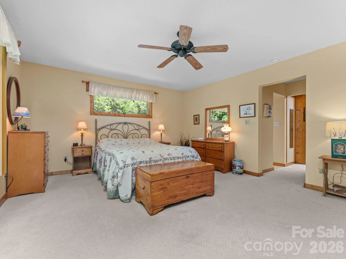 Photo of 620 Thunder Road