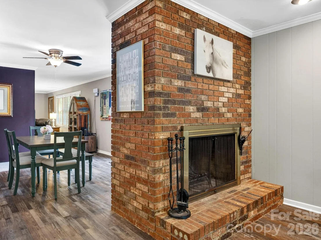 Photo of 707 Dogwood Trail