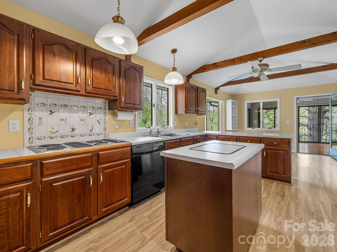 Photo of 140 Meadowlark Drive