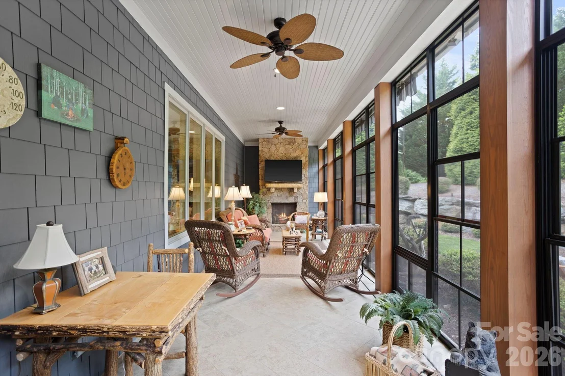 Photo of 390 Shipman Parkway