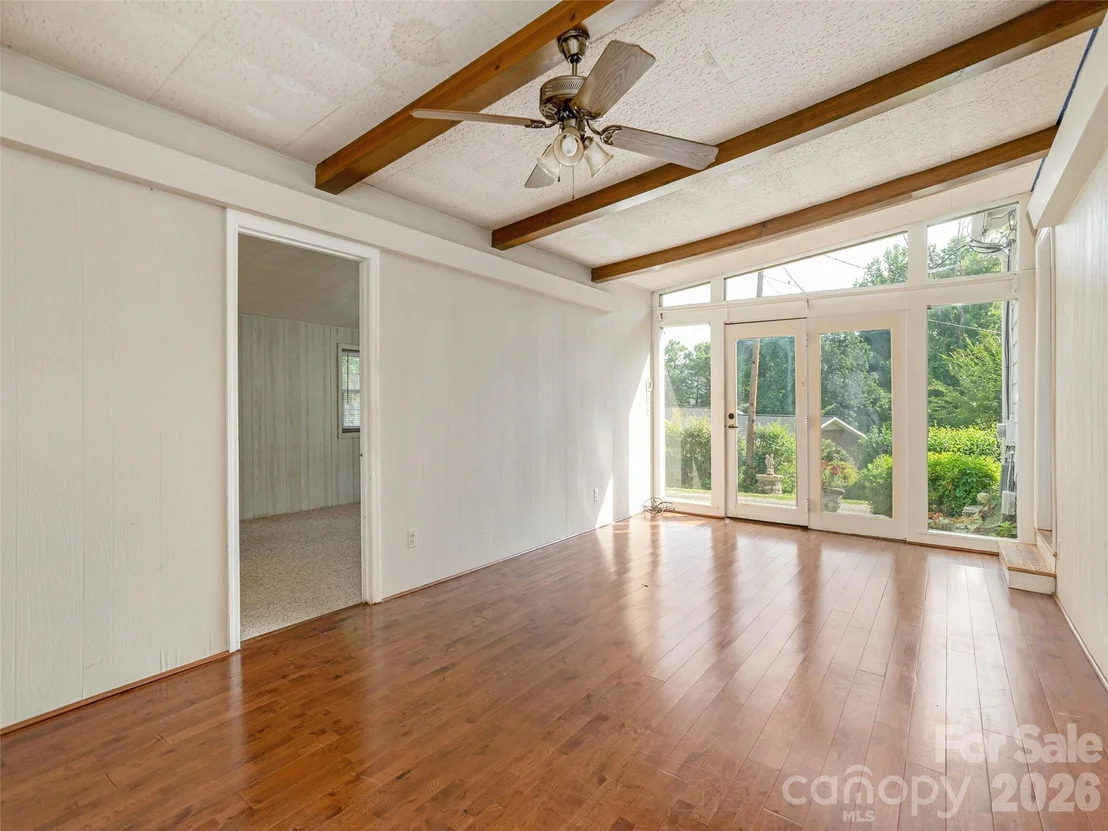 Photo of 34 Lockhart Road