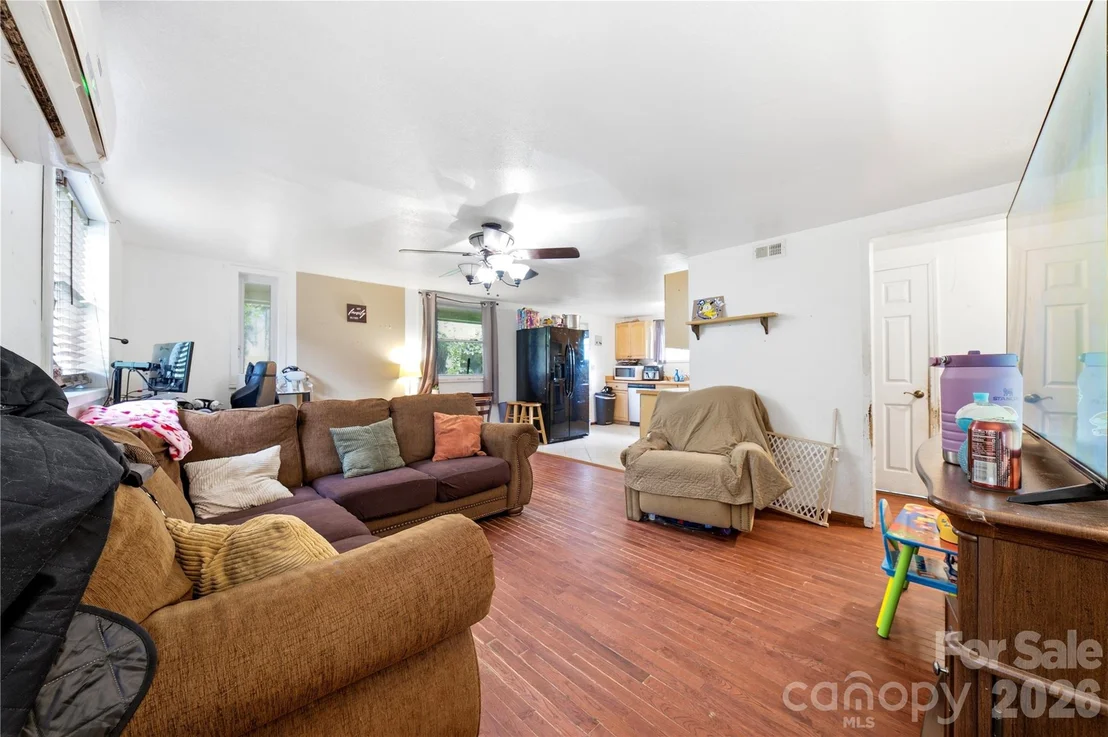 Photo of 307 Beverly Avenue