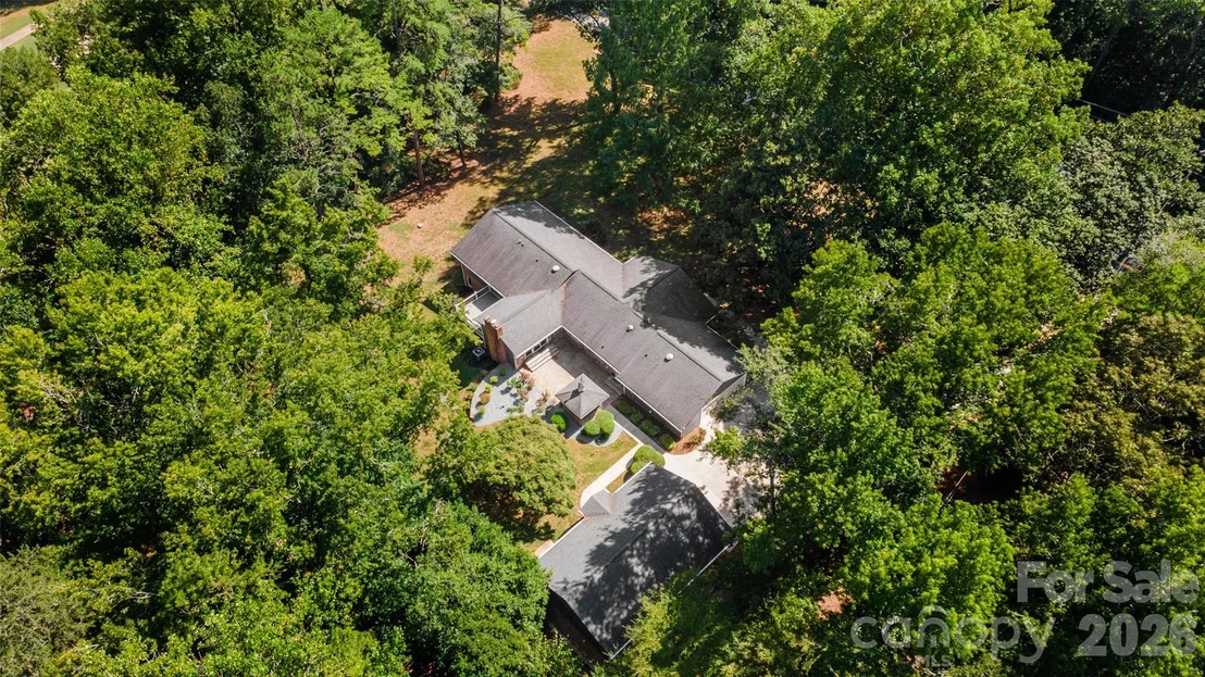 Photo of 600 Fairway Drive