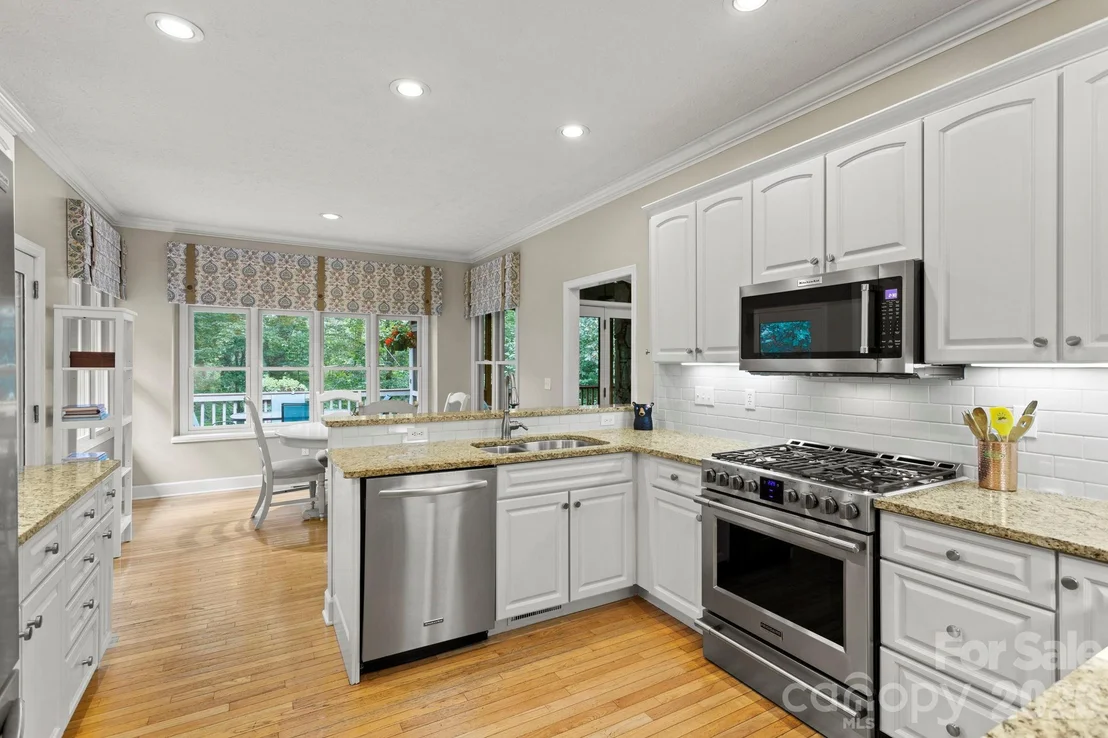 Photo of 324 Kenmure Drive