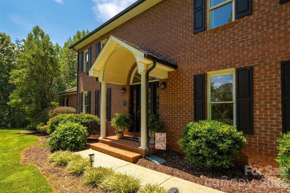 Photo of 1413 Windemere Lane