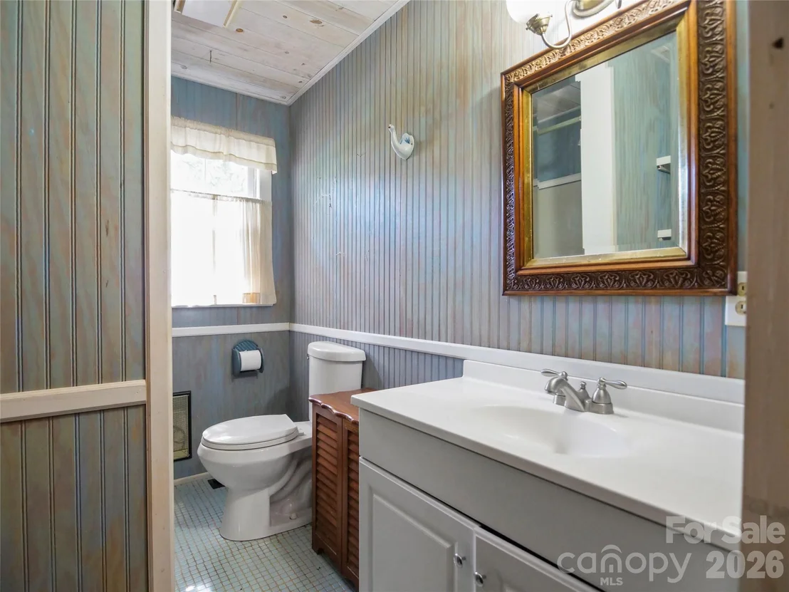 Photo of 2125 Whiteside Road