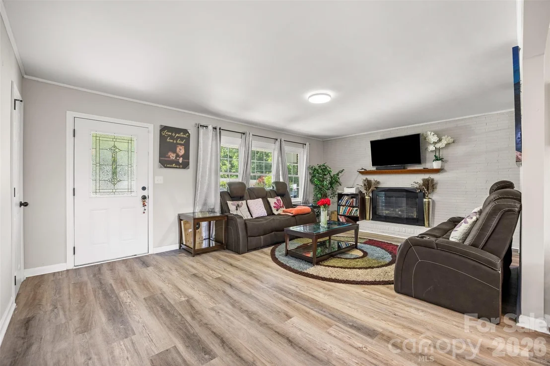 Photo of 2323 Hedgewood Circle