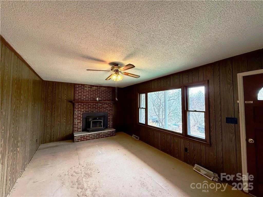 Photo of 365 Ollis Road