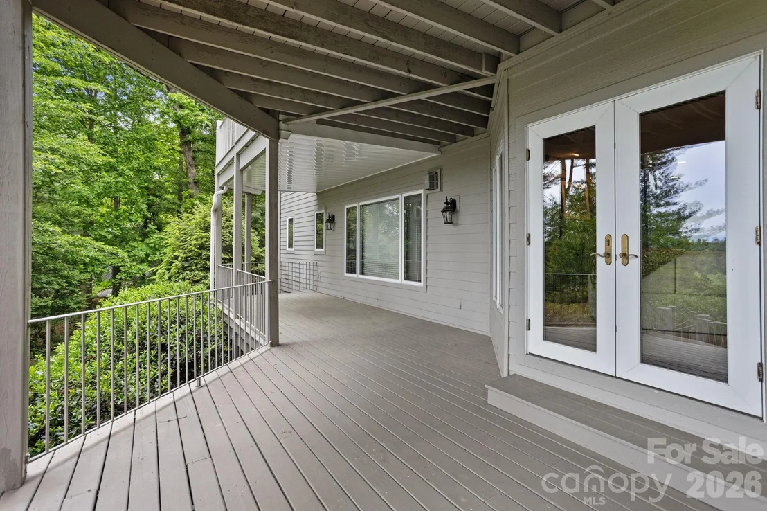 Photo of 209 Pineholt Lane