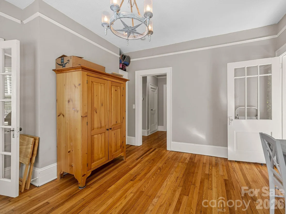 Photo of 110 Grady Avenue