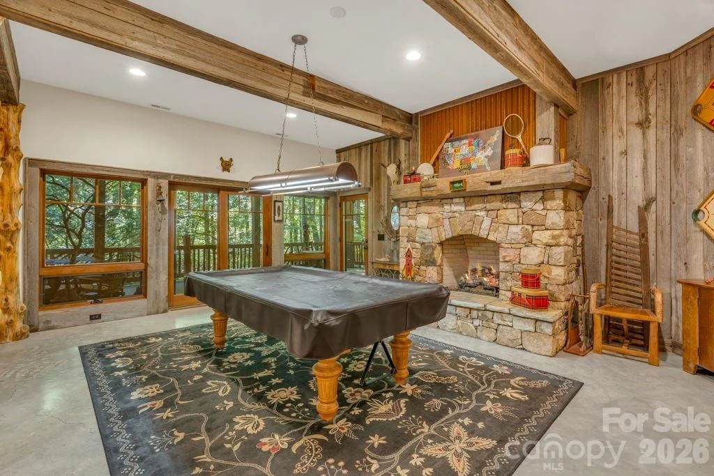 Photo of 355 Oakley Green None