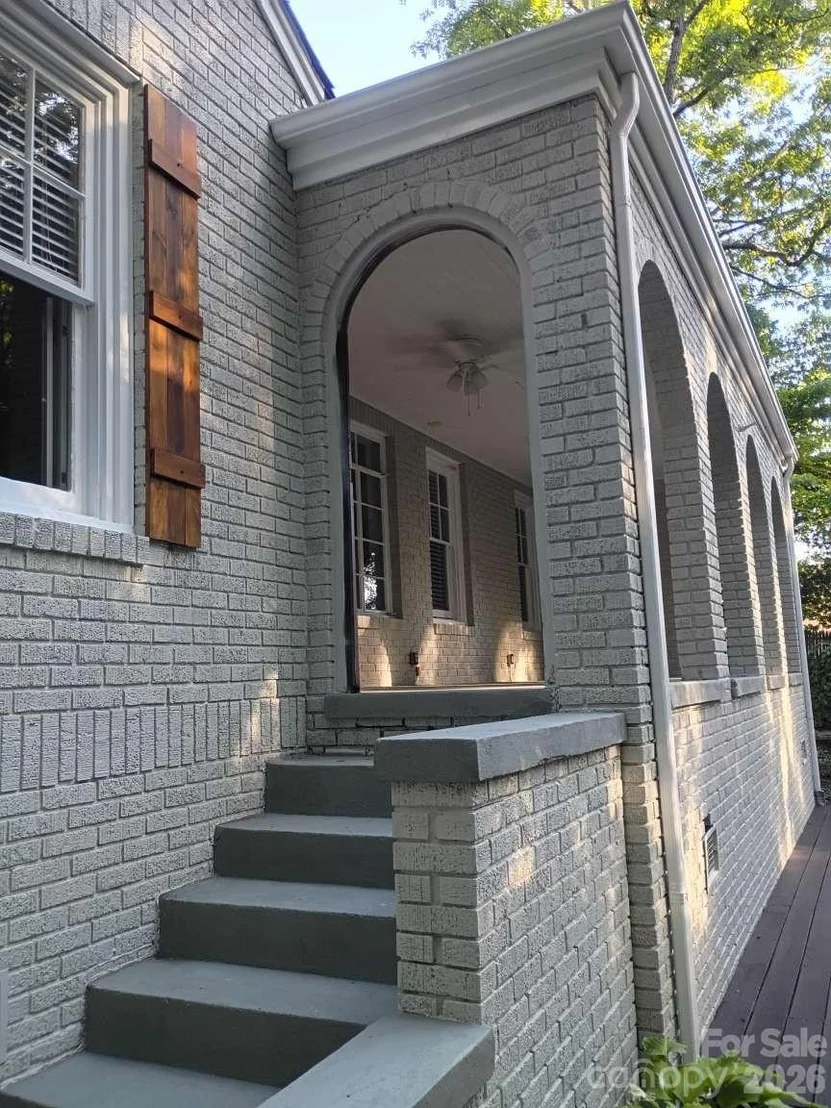 Photo of 403 N Cannon Boulevard