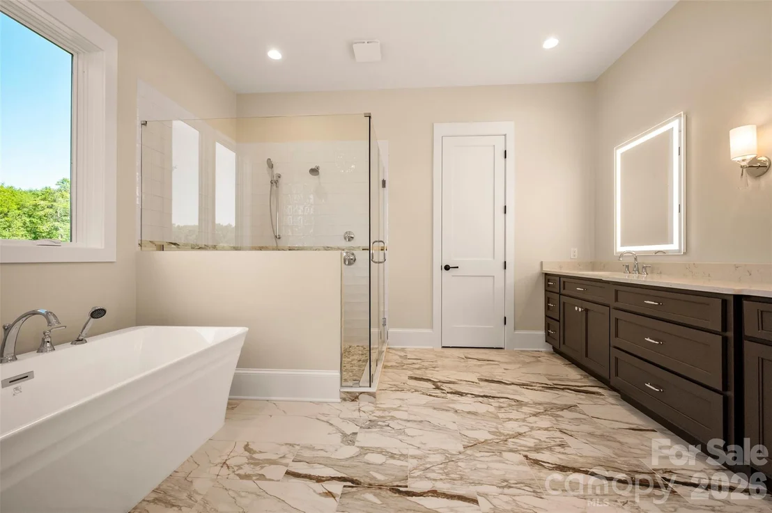 Photo of 978 Mapleton Lane