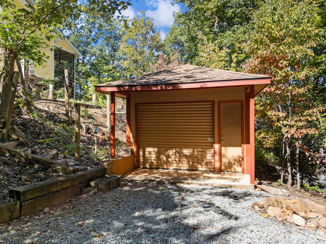 Photo of 160 Caledonia Road