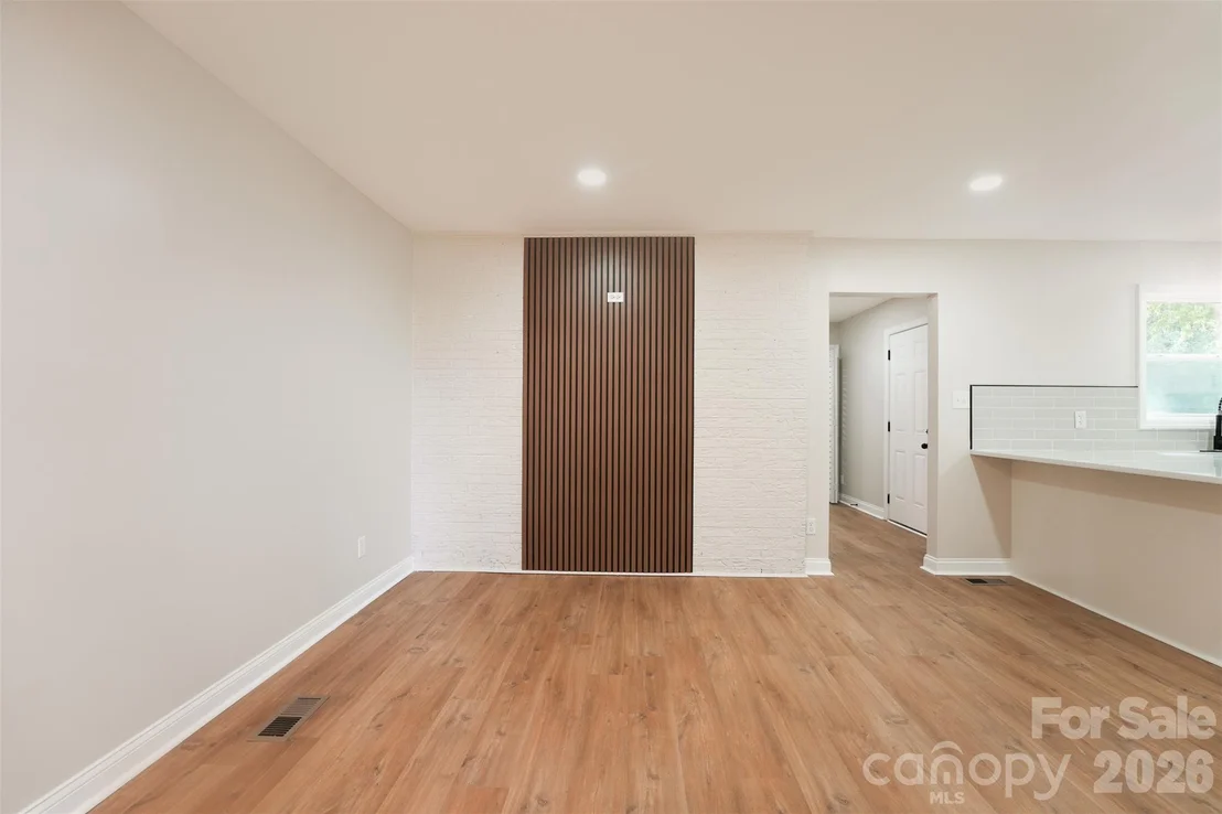 Photo of 1902 19th Avenue NE