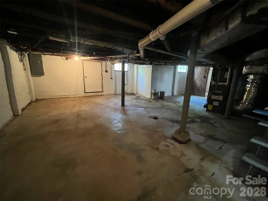Photo of 905 3rd Street