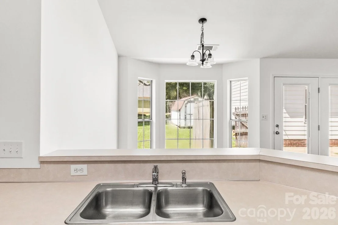 Photo of 739 Oakbluff Circle