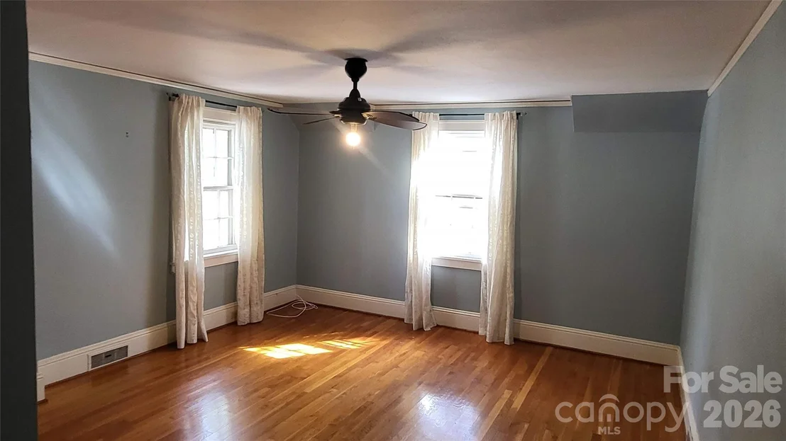 Photo of 504 Chesterfield Avenue
