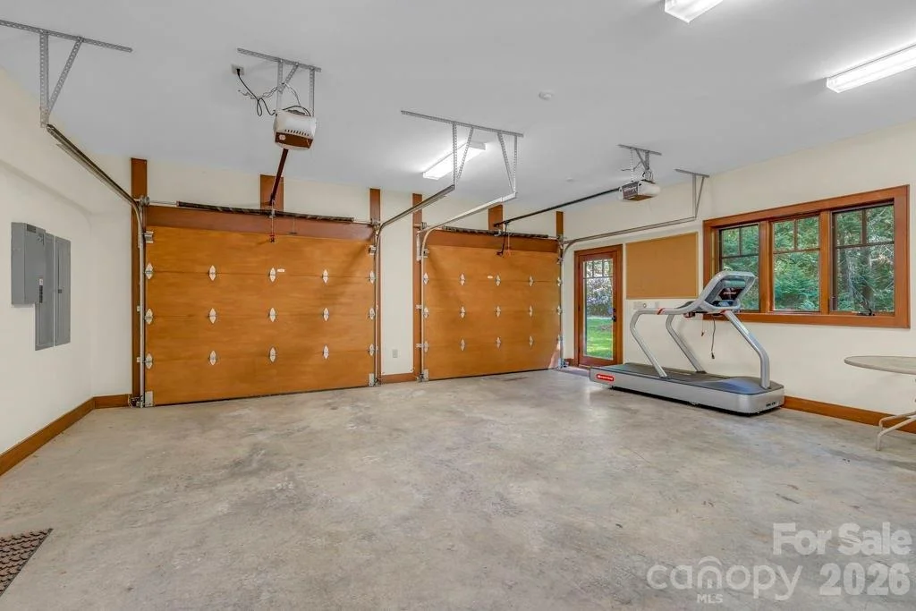 Photo of 355 Oakley Green None