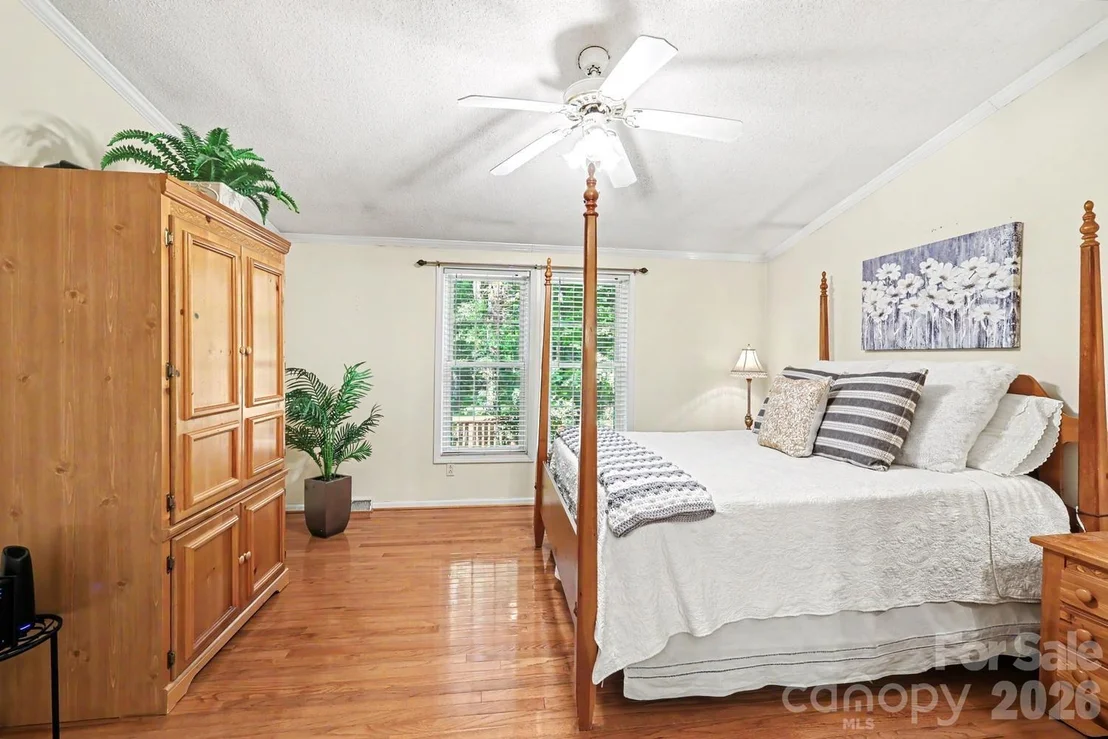 Photo of 10112 Idlewild Road