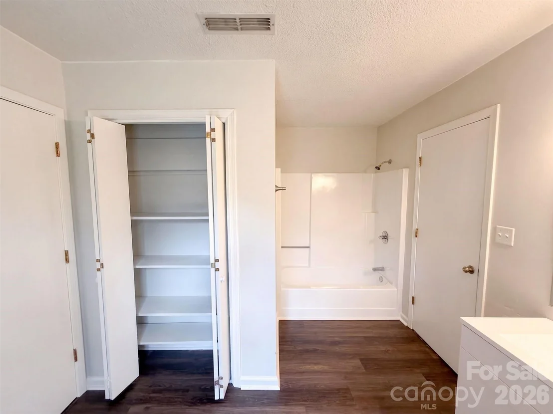 Photo of 121 Goodman Circle NE