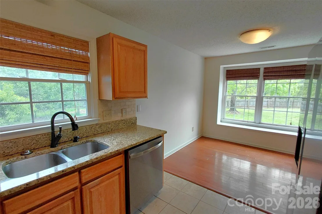 Photo of 1016 Thorncrest Drive
