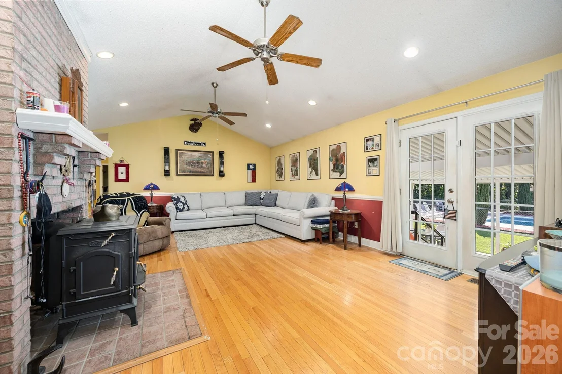 Photo of 715 Candlewick Drive