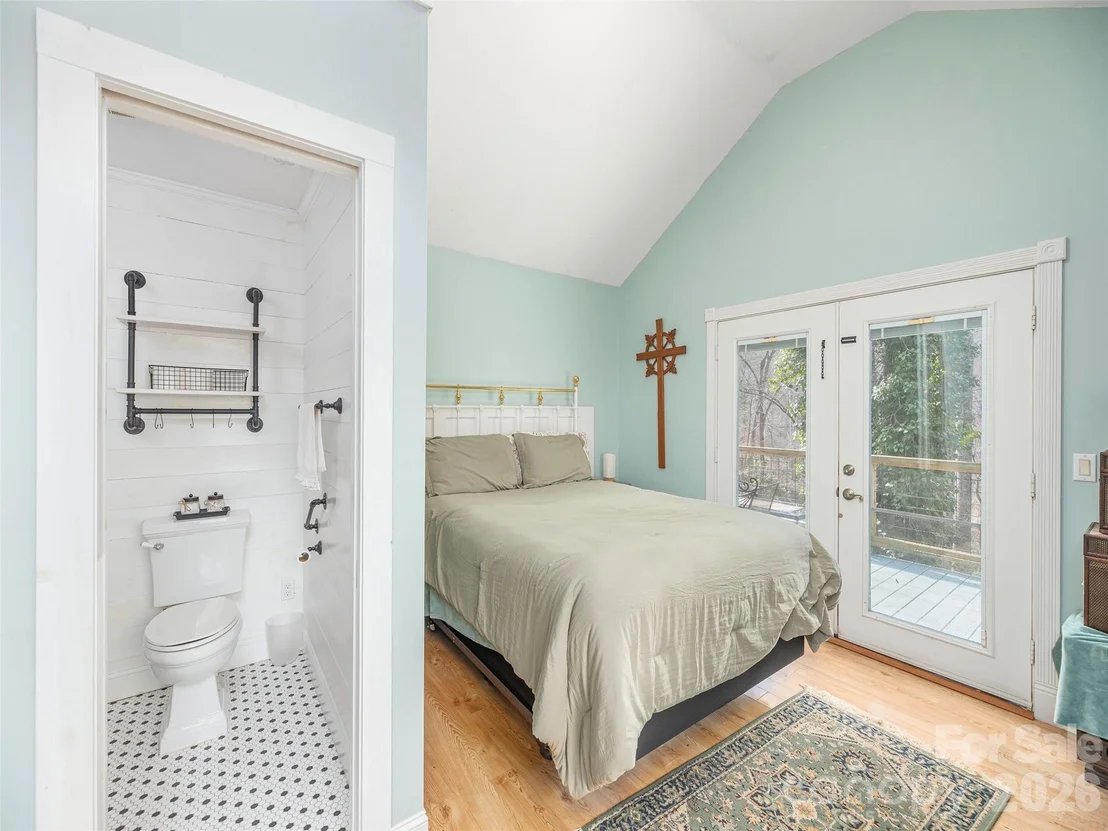 Photo of 897 Dark Ridge Road