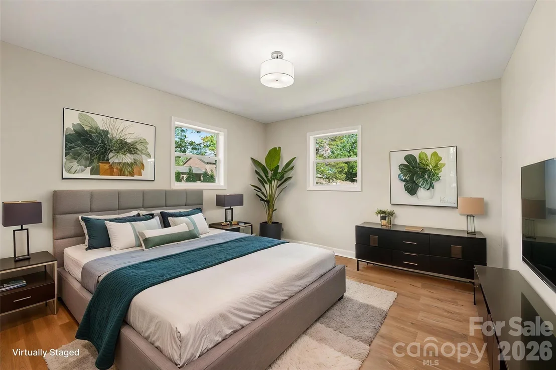 Photo of 1902 19th Avenue NE