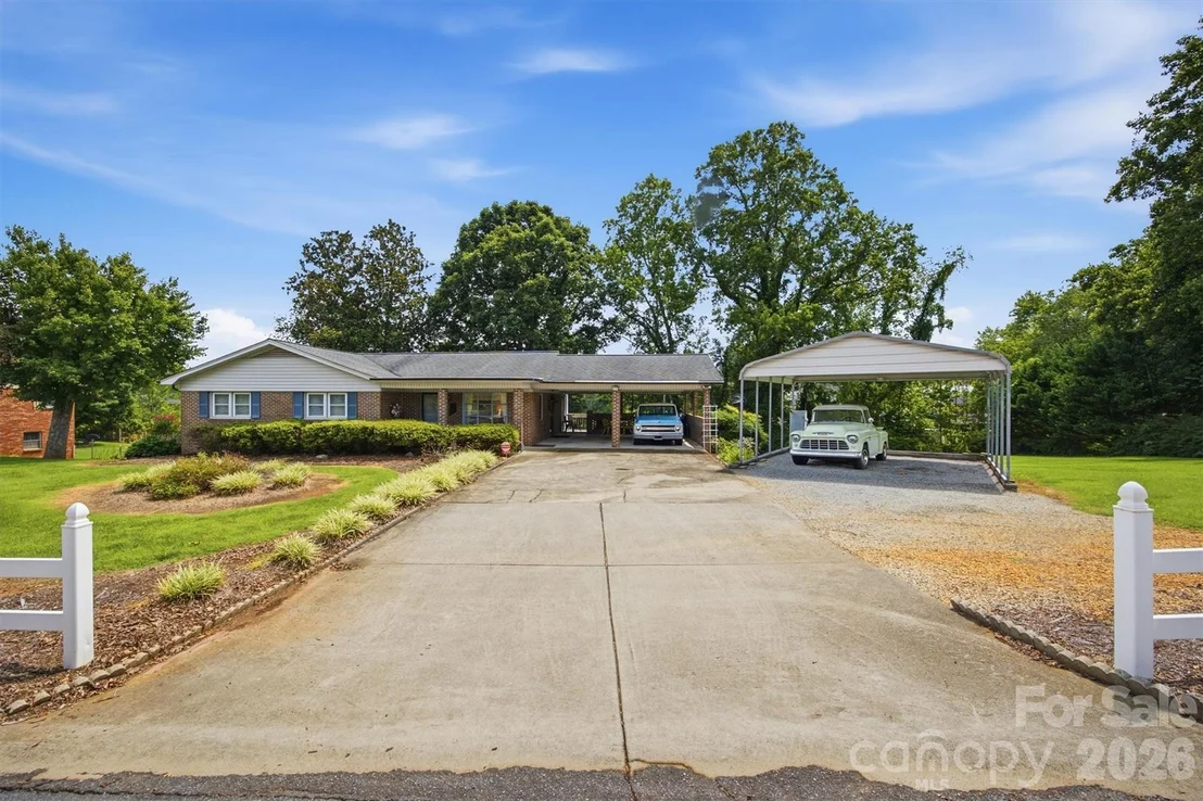 Photo of 2711 Fairway Acres Circle