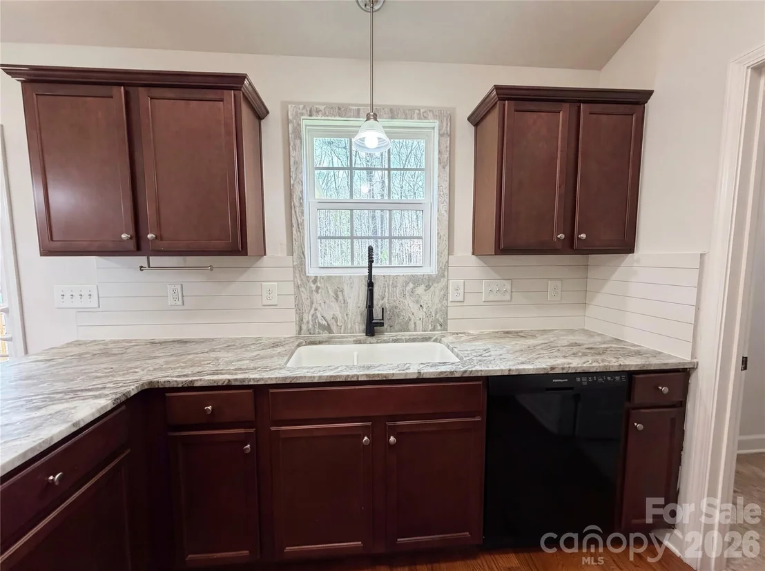 Photo of 307 Rhea Road