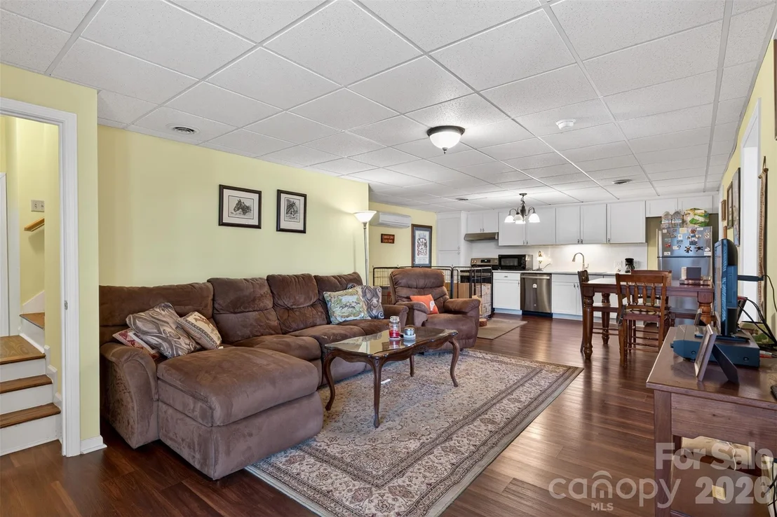 Photo of 341 Ridings Road