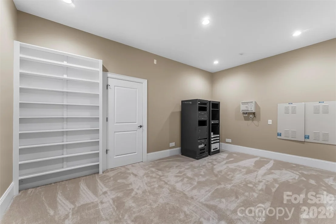 Photo of 1090 Pearidge Road
