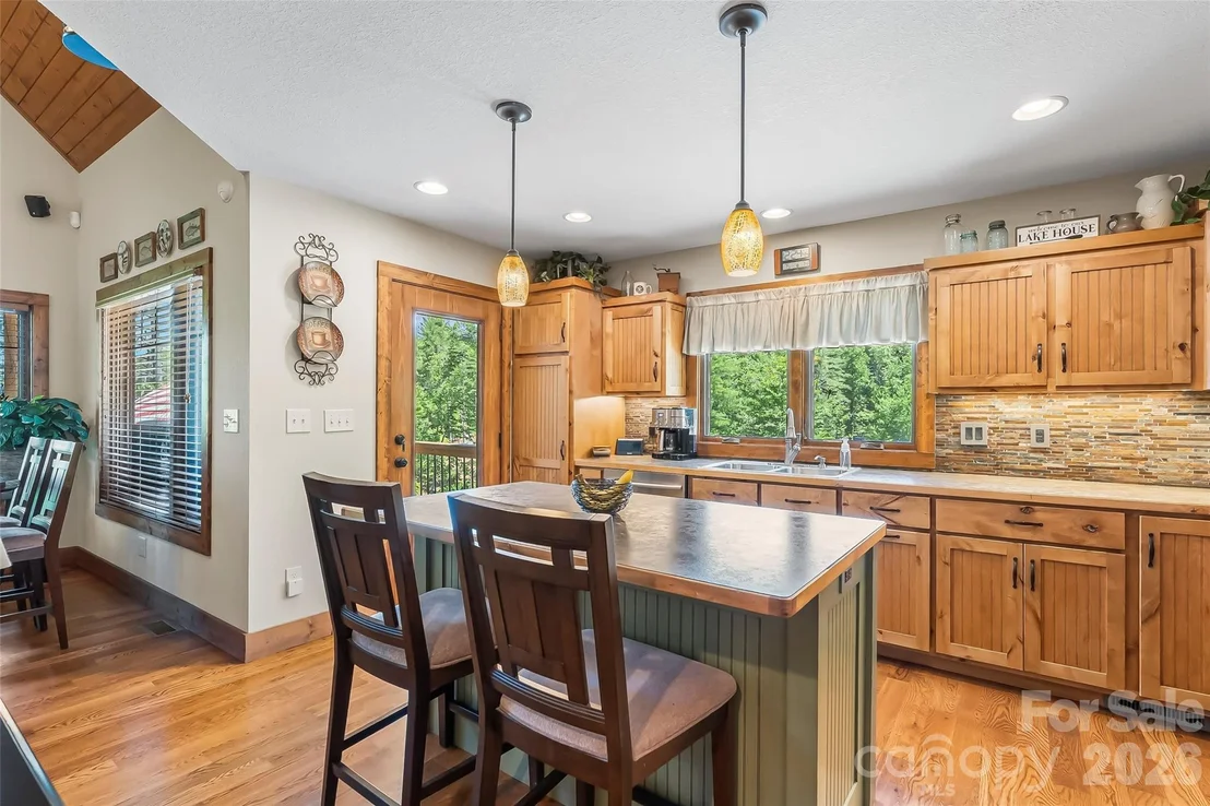 Photo of 590 Larkhaven Drive