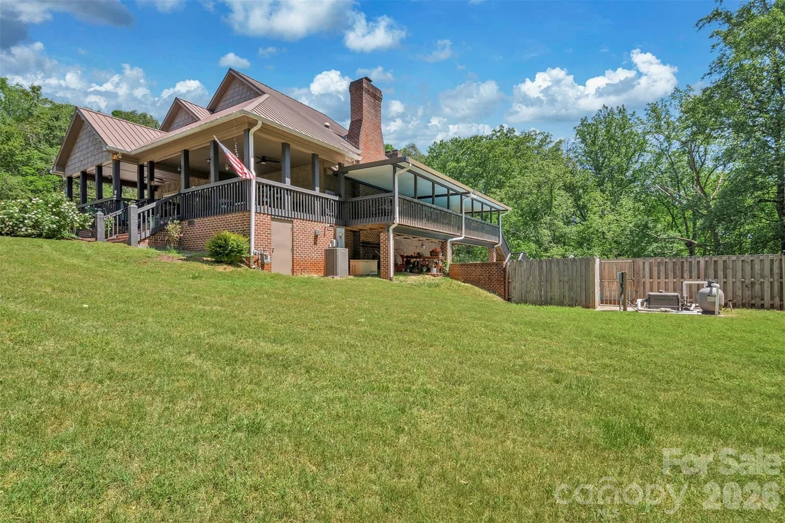 Photo of 105 Winchester Drive