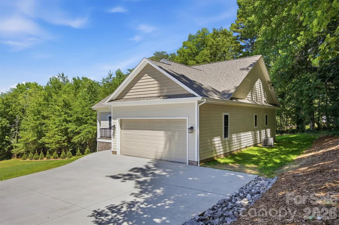 Photo of 107 Meadow View Street