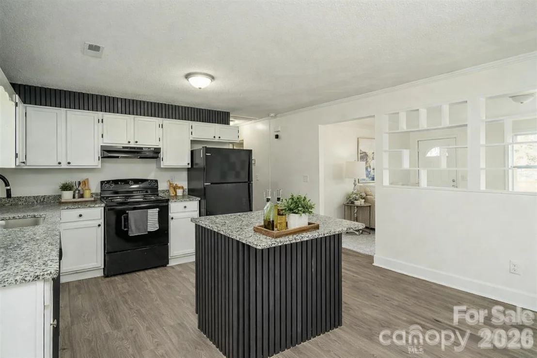Photo of 3115 Crestview Drive