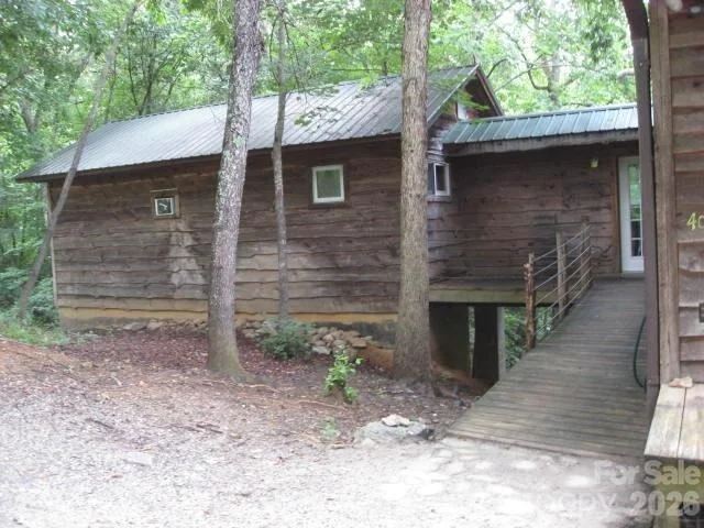 Photo of 409 Arrowood Road