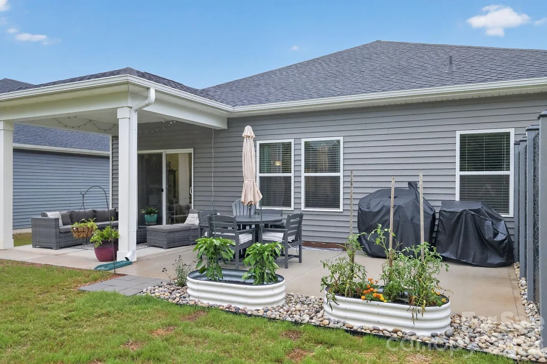 Photo of 1229 Morehead Drive