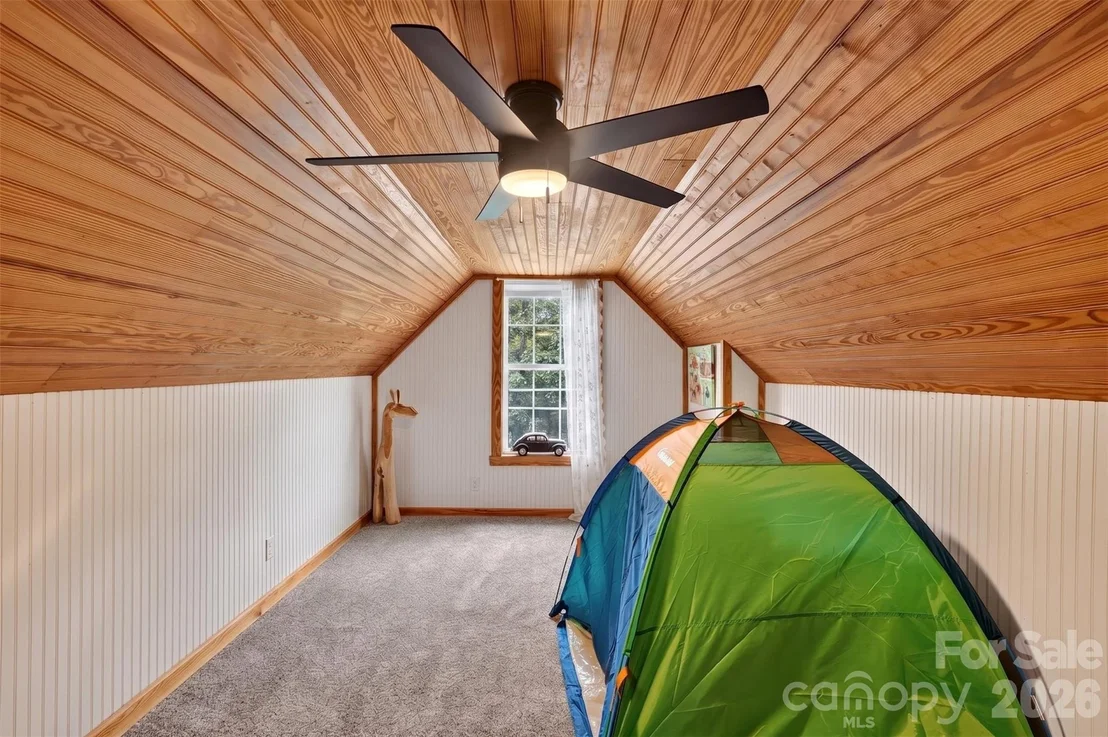 Photo of 1377 Pine Road