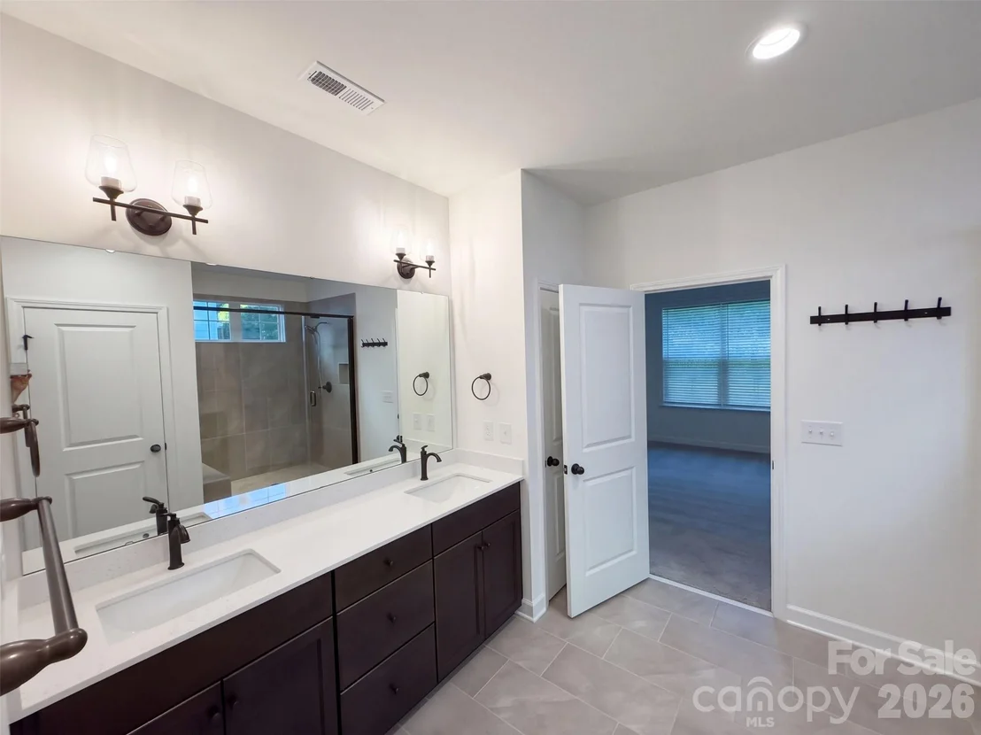 Photo of 2591 Cornelius Place NW