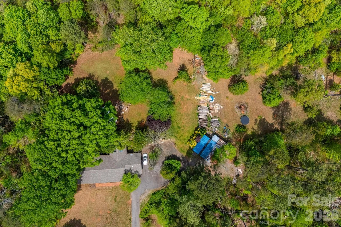 Photo of 1737 Whitesides Road