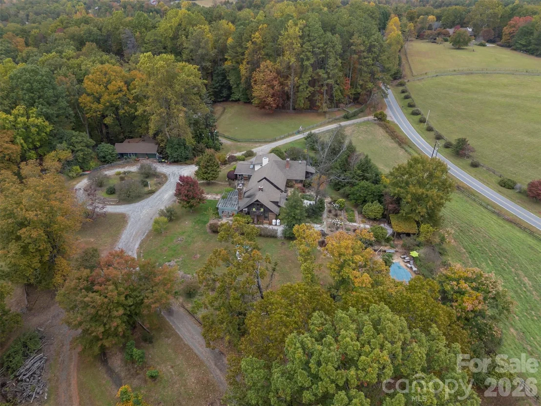 Photo of 936 Golden Road