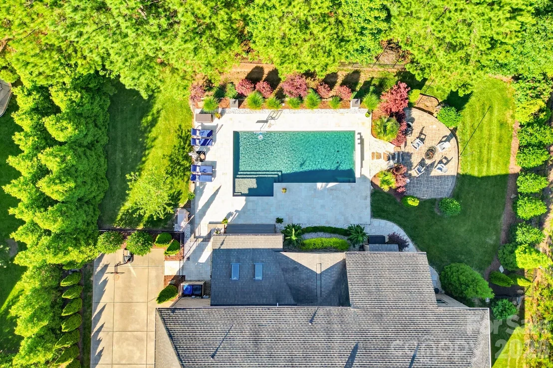 Photo of 3083 Twin Lakes Drive