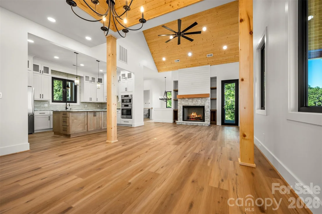 Photo of 438 Mapleton Lane