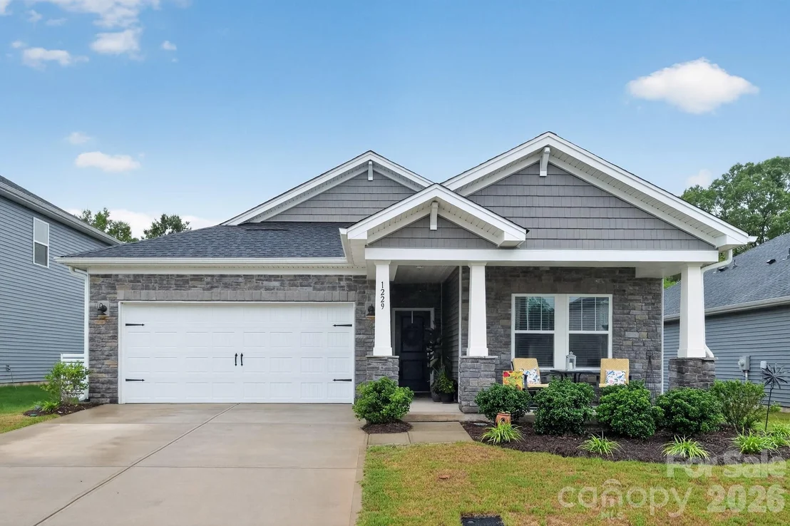 Photo of 1229 Morehead Drive