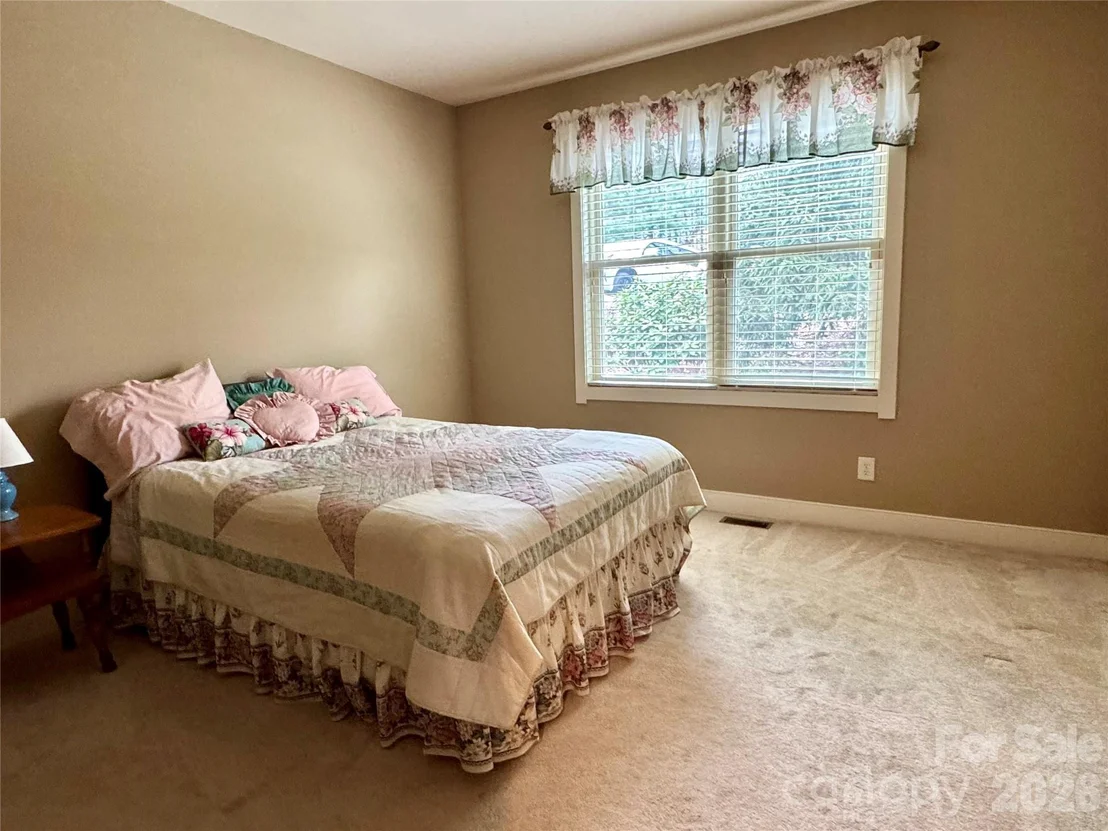 Photo of 894 Dunroy Drive