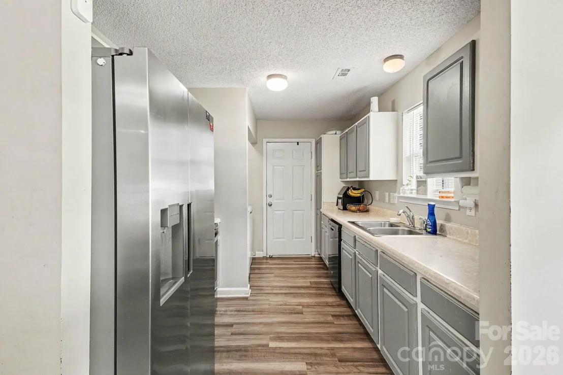 Photo of 1240 Log Cabin Road